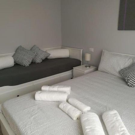 Appartamento Con Grande Terrazzo In Via Lomellina - Lome 527 มิลาน ภายนอก รูปภาพ