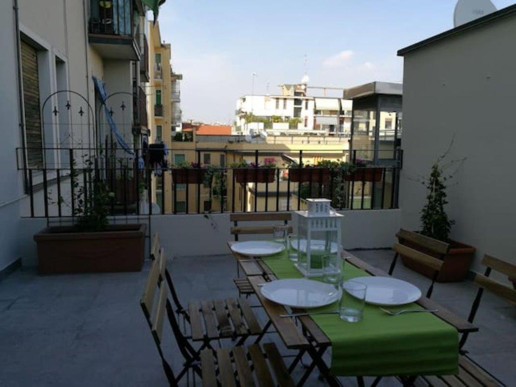 Appartamento Con Grande Terrazzo In Via Lomellina - Lome 527 มิลาน ภายนอก รูปภาพ